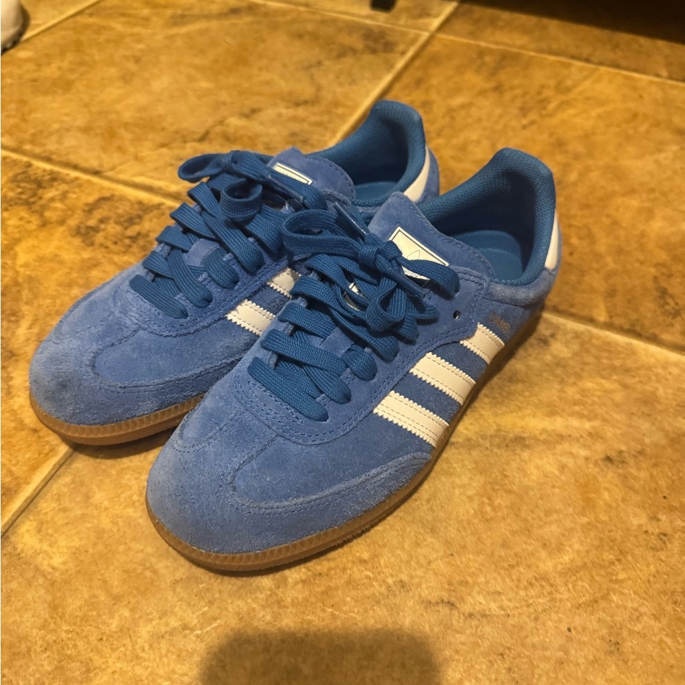 Adidas Men's Blue and White Sneakers